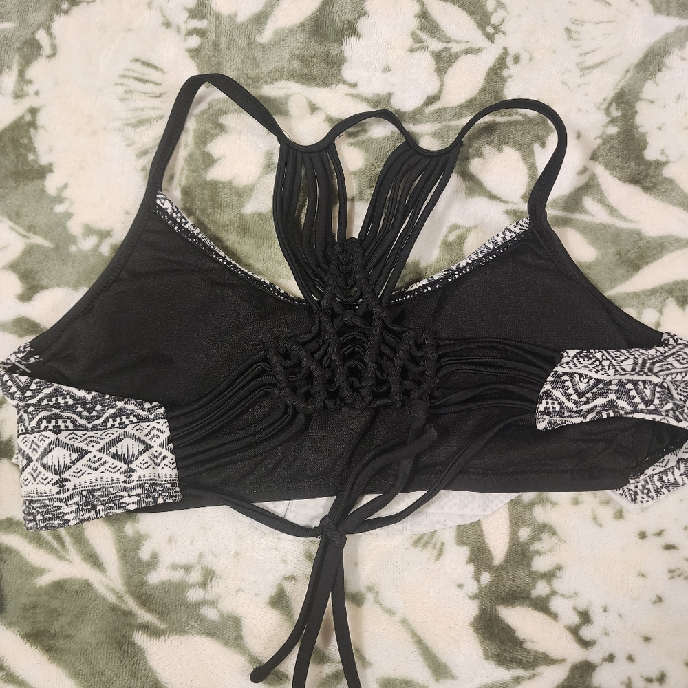 5/$40 ๐ Bikini Top - Picture 3 of 4
